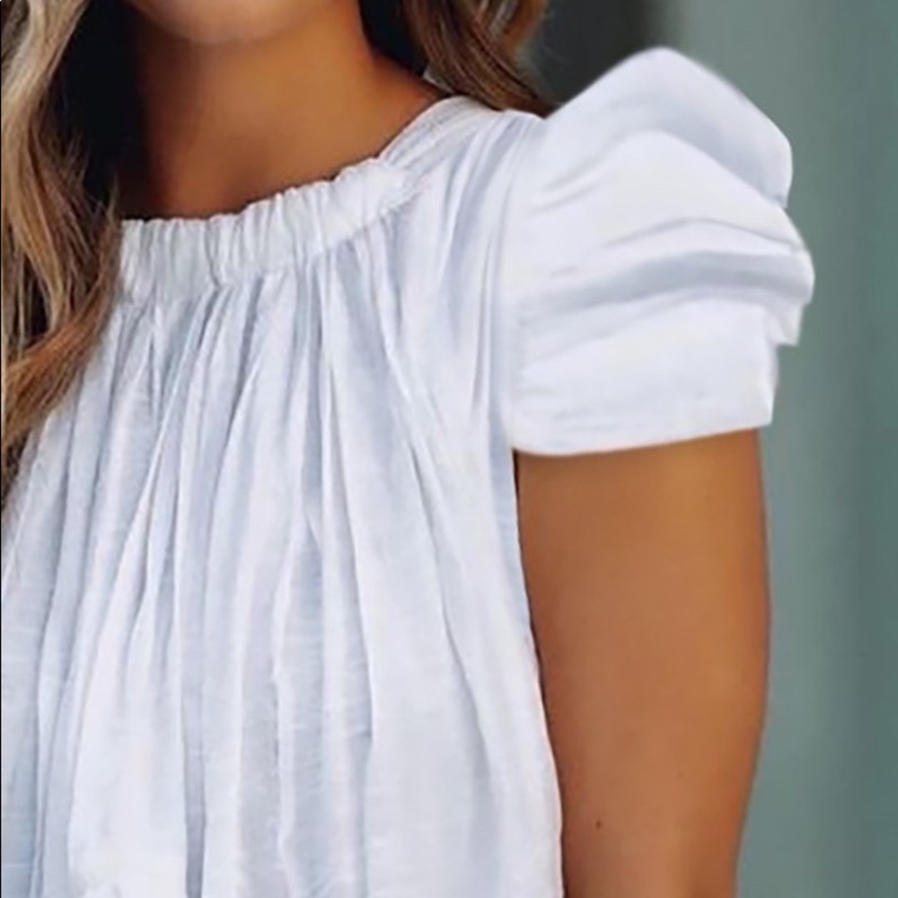 NEW * Puff Sleeve Ruffle Hem Ruched Top - Picture 2 of 3